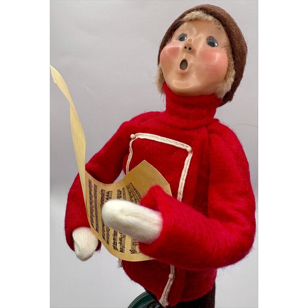 Byers Choice Carolers Traditional Teen Signed & Dated 1999 # 36 of 100 Produced - Picture 2 of 9
